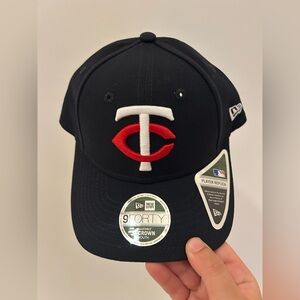 Minnesota Twins New Era Navy Cap with Red White Emblem youth adjustable crown